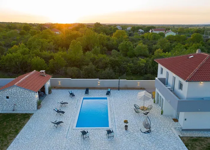 ヴィラ Lidija Zadarvillas *